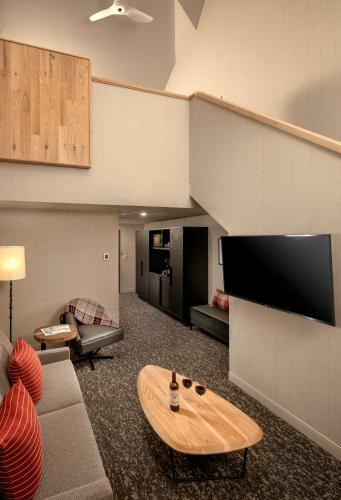 Peaks Hotel And Suites