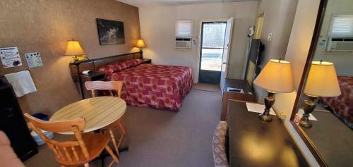 Motel Pinewood Inn
