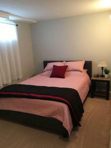 Beautiful Cardston Home (Whole House)!
