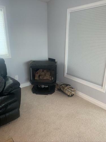 Beautiful Cardston Home (Whole House)!