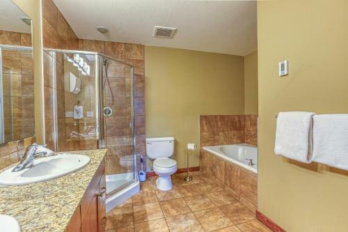 Rundle Rise - Spacious Condo Steps From Main Street
