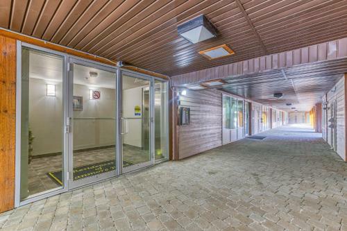 Rundle Rise - Spacious Condo Steps From Main Street