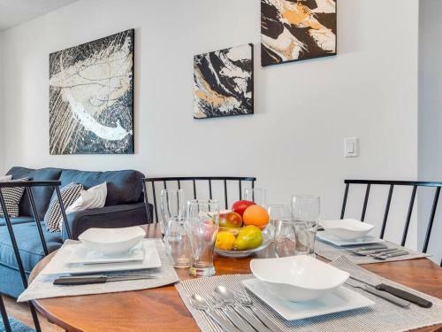 Apartamento Fun And Colourful Condo W Foosball Parking Coffee