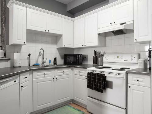 Apartamento Fun And Colourful Condo W Foosball Parking Coffee