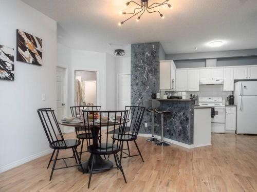Apartamento Fun And Colourful Condo W Foosball Parking Coffee