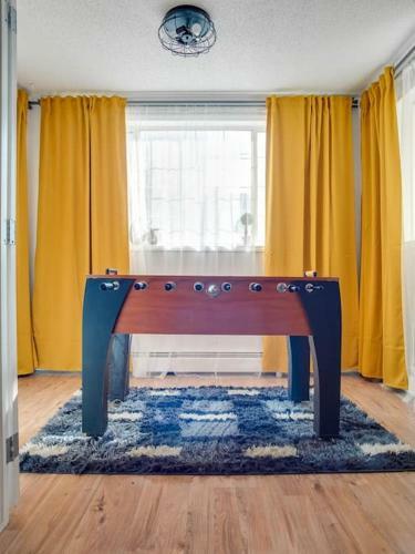 Apartamento Fun And Colourful Condo W Foosball Parking Coffee