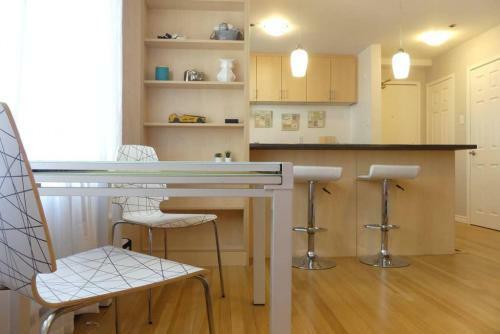 Central & Quiet Apartment