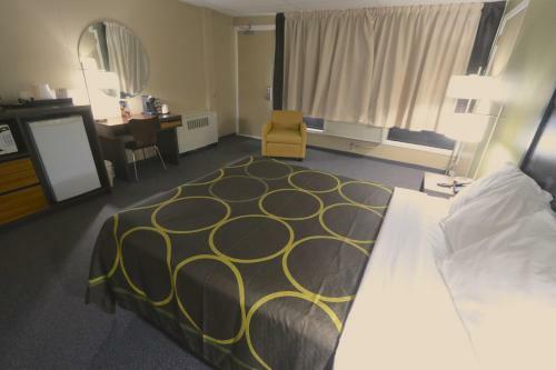 Hotel Super 8 By Wyndham Hearst On
