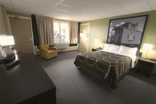 Hotel Super 8 By Wyndham Hearst On