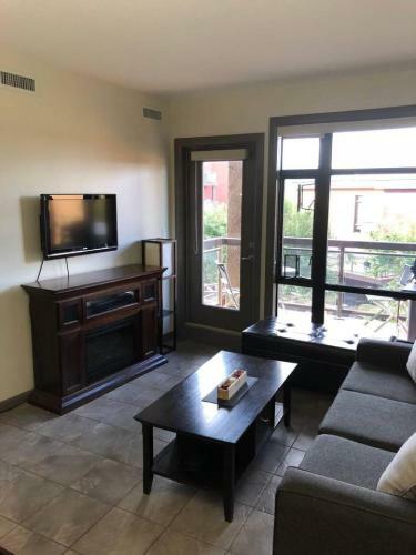Upper Floor With Courtyard View #550
