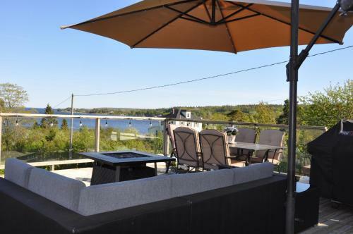 Clothesline B&B In Hubbards Cove