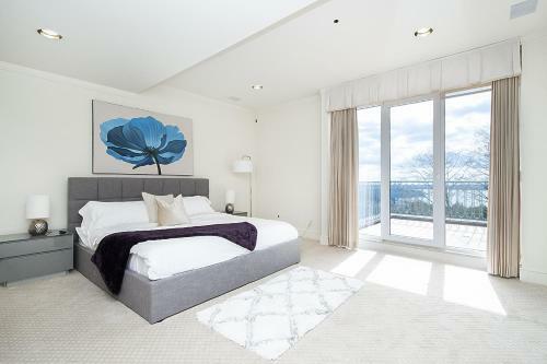 Spectacular, Water View Villa!