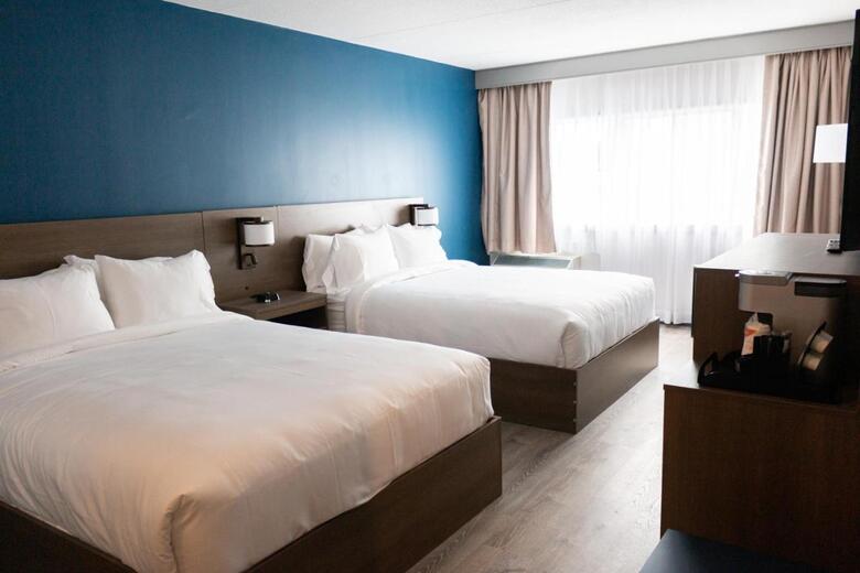Hotel Comfort Suites Kingston Central
