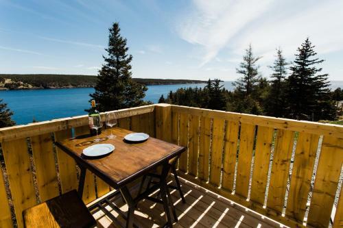Hostal Whale House Guest House