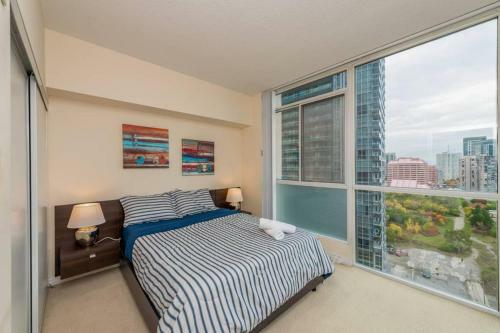 Apartamento Panoramic View 2br & 2bth - Opp Square One Mall