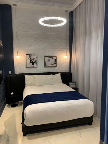 Hostal Room In Bb - Concordia Studio Renting, Basement