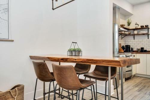 200 Year Old Heritage Home, Original Exposed Stone!