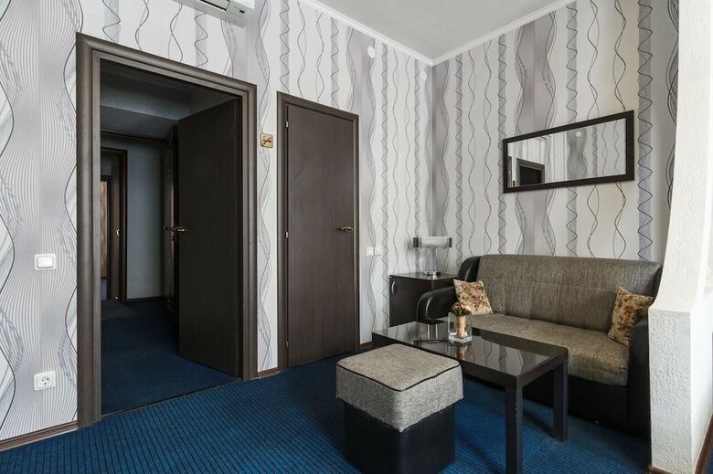 Alluria On Mytninskaya Hotel