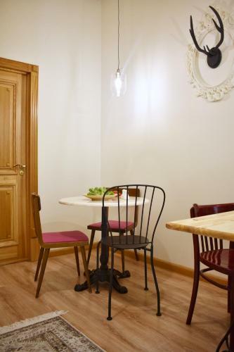 Sherlock Hostel