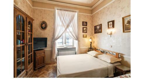 Hostal View On Neva