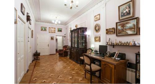 Hostal View On Neva