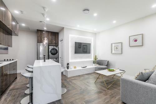 Prime Location - Stunning 2br - Newly Renovated!
