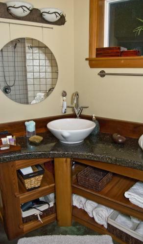 Bostrom's B&B On Little Beach Bay