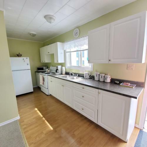 Hillside Cottage 1