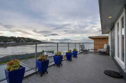 *10 Mile Point Stunning Oceanfront