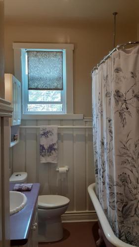 Hostal Sea Birds Cottage