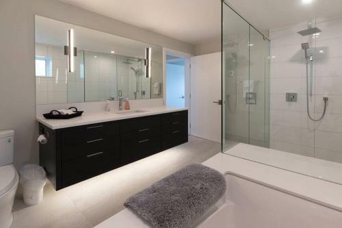 Otter Grotto 2 Bed Suite - Oceanfront Relaxation