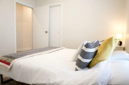 Gorgeous Modern 2bd Condo Heart Of Wpg Coffee Location