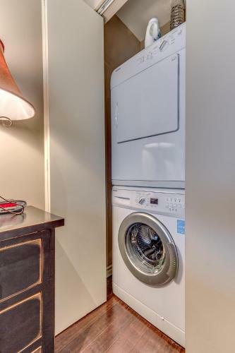 Greystone Lodge 216 Ski-in Out