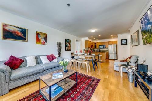 Greystone Lodge 328 Ski-in Out