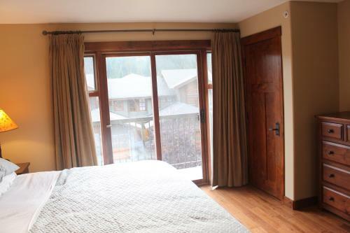 Discovery's Woodhaven 8 In Sun Peaks
