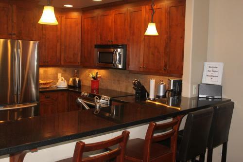 Discovery's Woodhaven 8 In Sun Peaks
