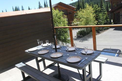 Discovery's Woodhaven 8 In Sun Peaks