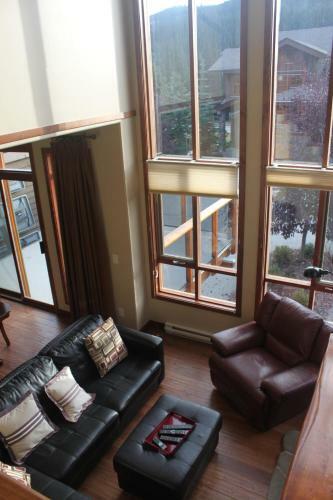 Discovery's Woodhaven 8 In Sun Peaks