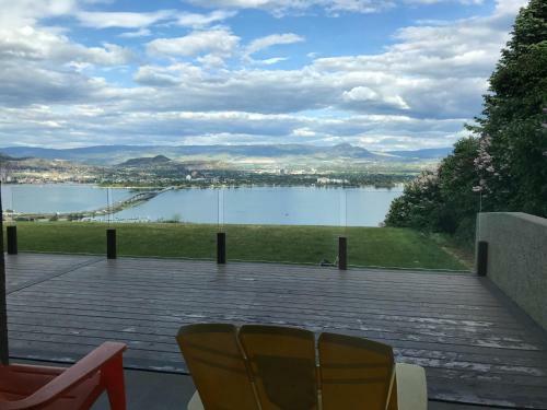 Bed & Breakfast Lake And Bridge View Vacation Home