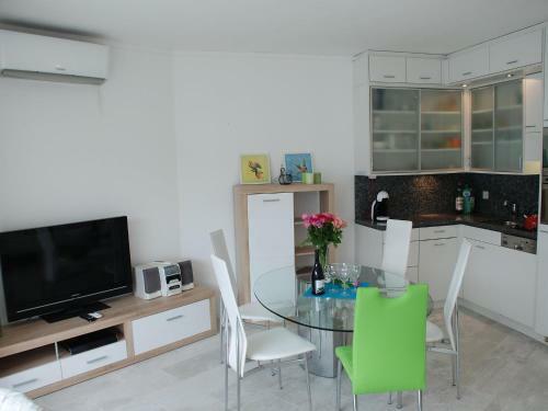 Apartment Lago Di Lugano-3