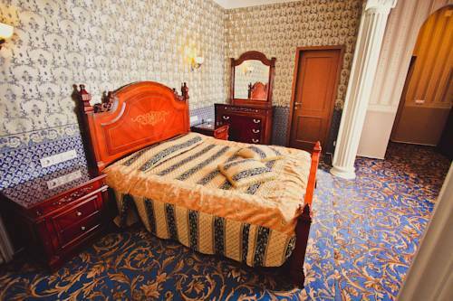Happy Pushkin Hotel