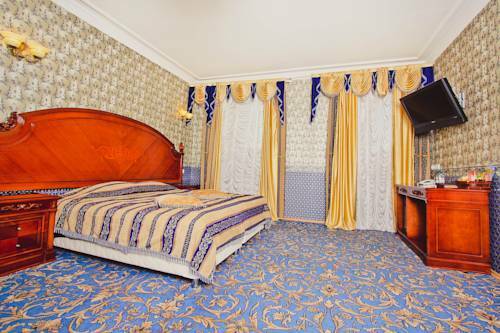 Happy Pushkin Hotel