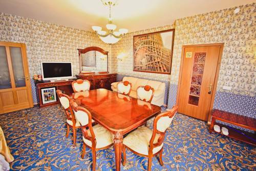 Happy Pushkin Hotel