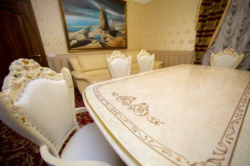 Happy Pushkin Hotel