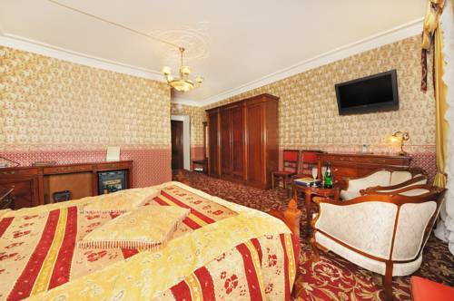Happy Pushkin Hotel