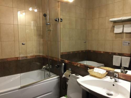 Stony Island Hotel At Lomonosova