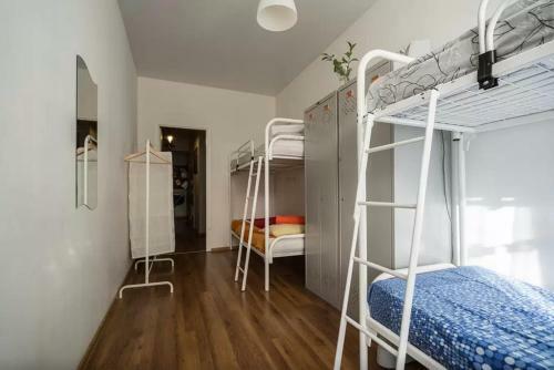 Online Hostel