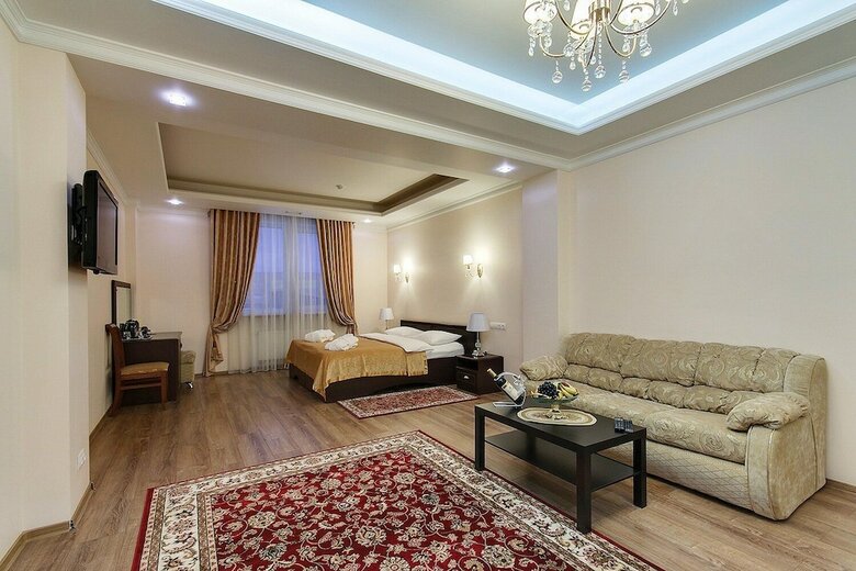 Men'k Kings Hotel