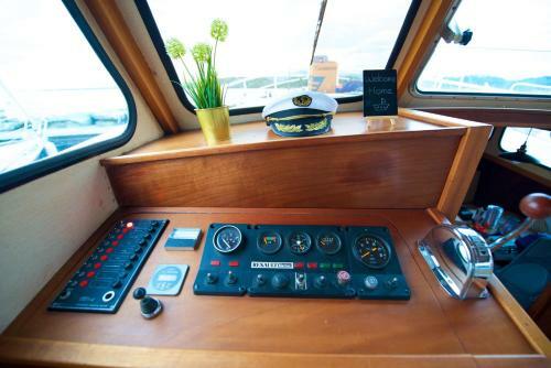 Homeboat-bateau H�tel