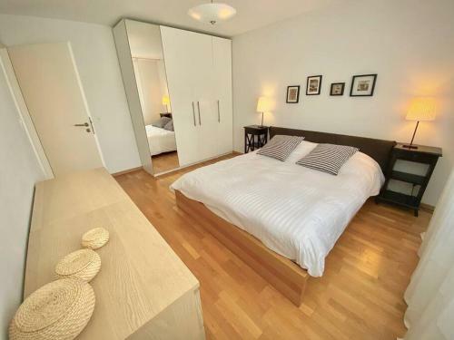 Spacious And Bright 2 Bedroom Apartment With Terrace